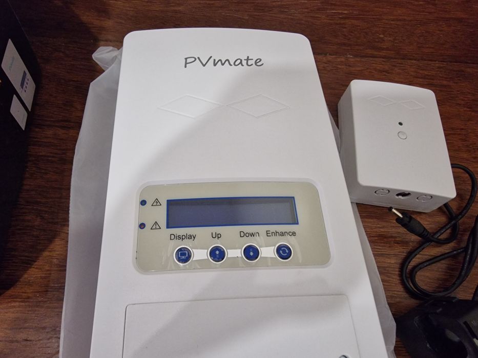 Controlador solar de paineis fotovoltaicos.  Novo