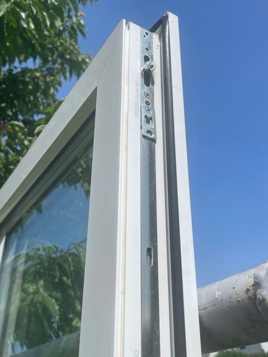 REHAU балконні металопласт двері 236,5х66 см двокамерний склопакет