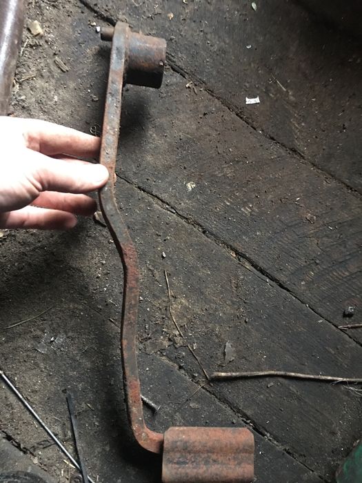 Педаль зчеплення трактора  (підвісна)