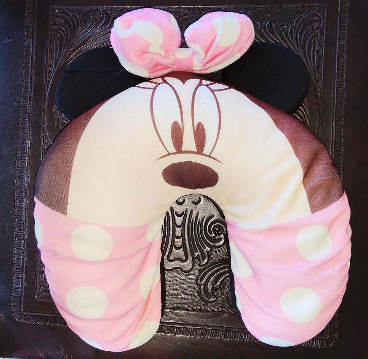 Almofada de Pescoço Infantil Minnie Mouse — usada, em bom estado