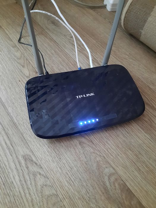 Tp-link Archer C20 v1. работает с usb 4G мадемами.