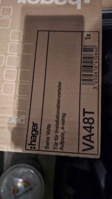 Rozdzielnica Hager natynkowa VA48BN + drzwi NOWA