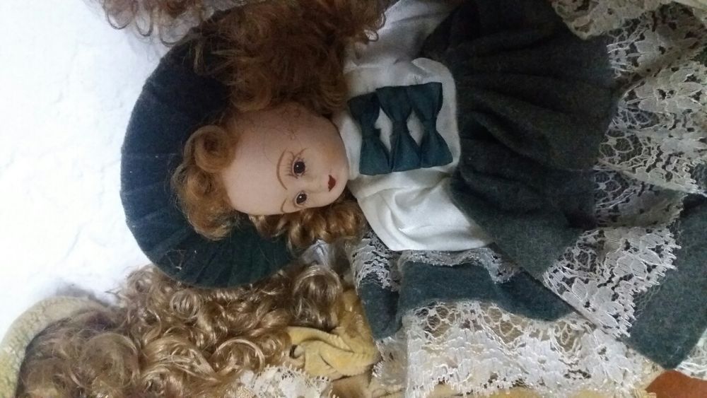 Bonecas de porcelana