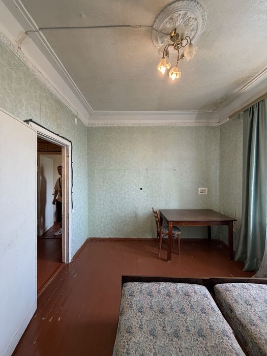 Продаж 2-кімнатної квартири вул. Вадима Гурова, 11