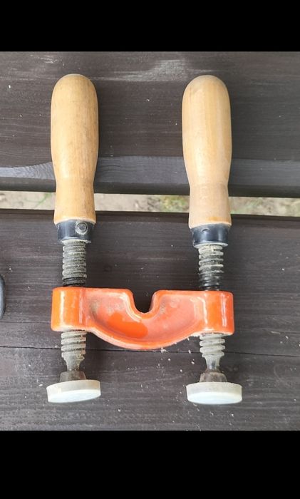 Ścisk stolarski krawedziowy