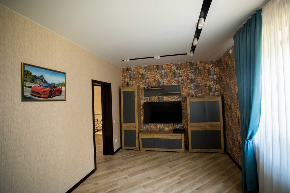 Продаж будинок ,10 сот землі, єВІДНОВЛЕННЯ