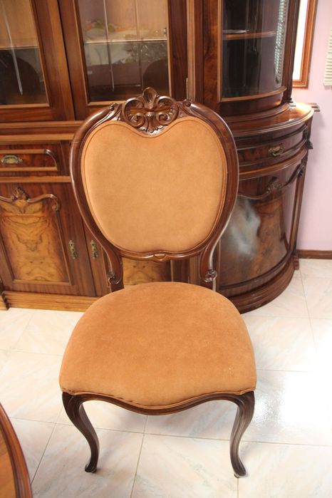 Mesa de sala extensível com 6 cadeiras