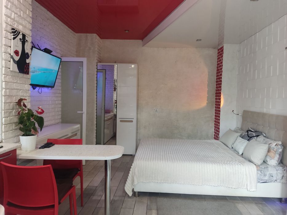 Свободна на НГ Крыжановка Пос.Котовского возле моря почасово, посуточн