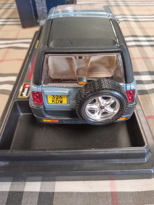 1/24 Land Rover Freelander - Bburago