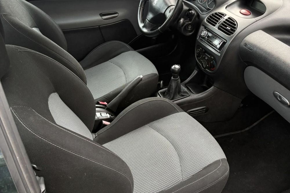 Peugeot 206 CC (2004)