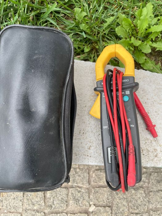 Clamp ammeter in very good condition64752104242434121