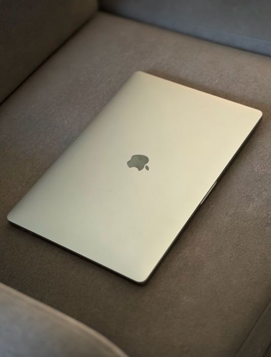 MacBook Pro 16" 2019 - i7 9750H / 32GB Ram / 512GB / Radeon Pro 5300M 4GB