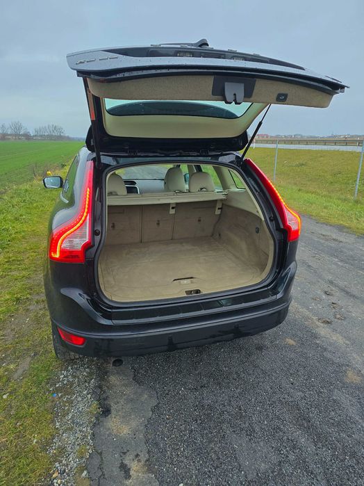 VOLVO XC60 2.4 D5