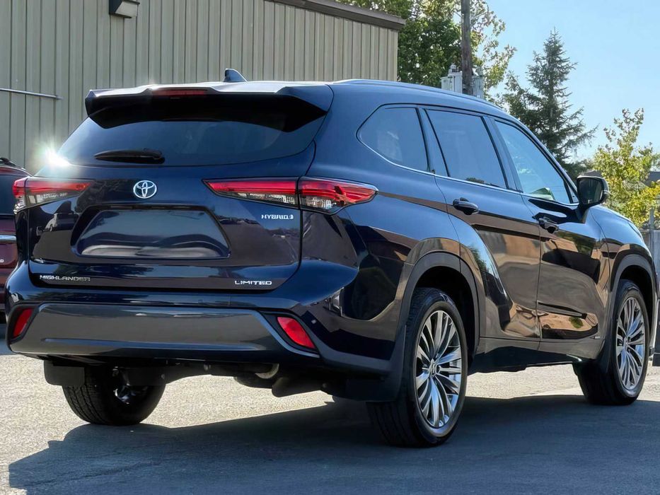 Toyota Highlander Limited      2022