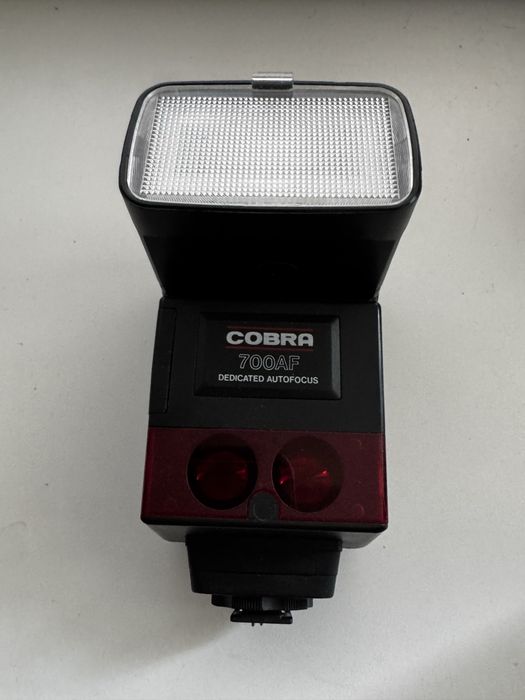 Фотовспалах Cobra 700AF для плівкових та цифрових камер (Гарний стан)