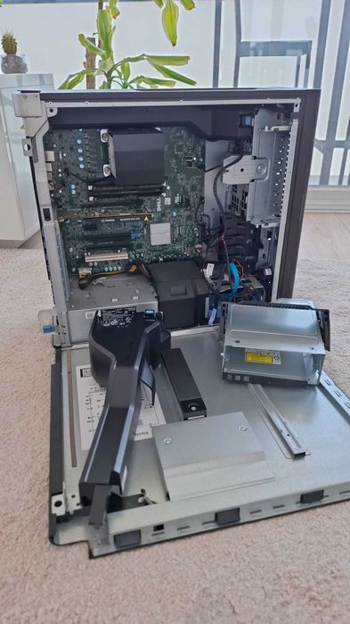 Dell Precision T5810 Tower