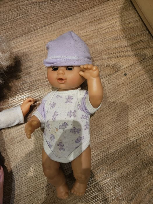 Продам кукли дитячи.