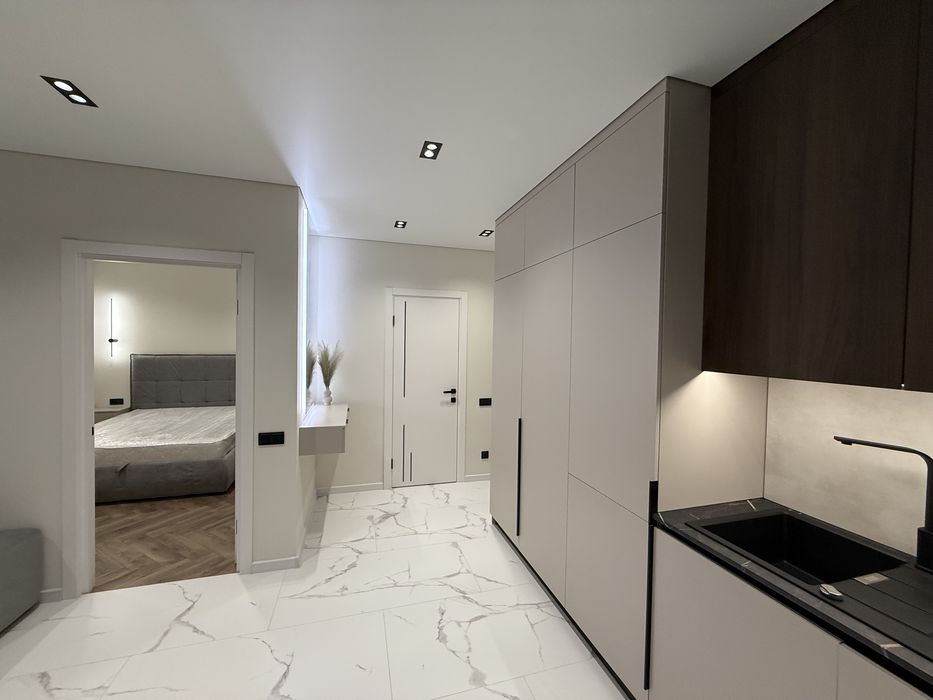 Продам сучасну 1к квартиру в класному районі!