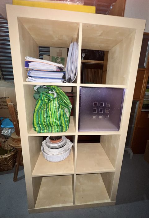 armario com compartimentos