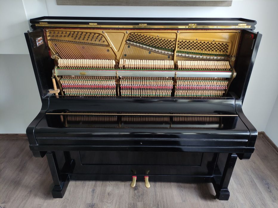 Pianino Sommerfeld, odrestaurowane, gratis ława.