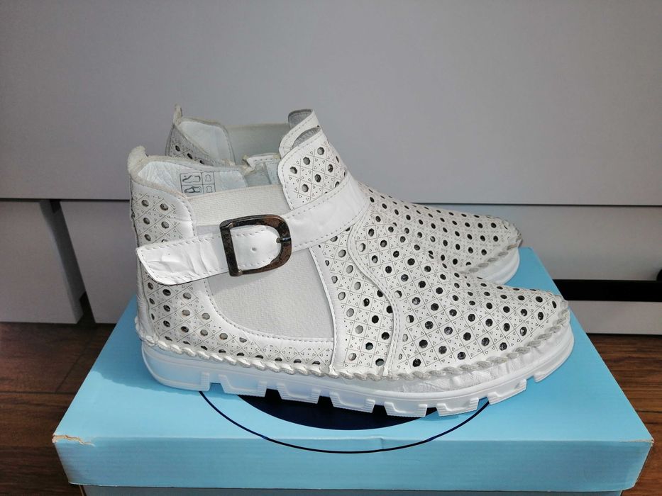 Gemini  letnie białe  botki  Rozmiar 39 EU