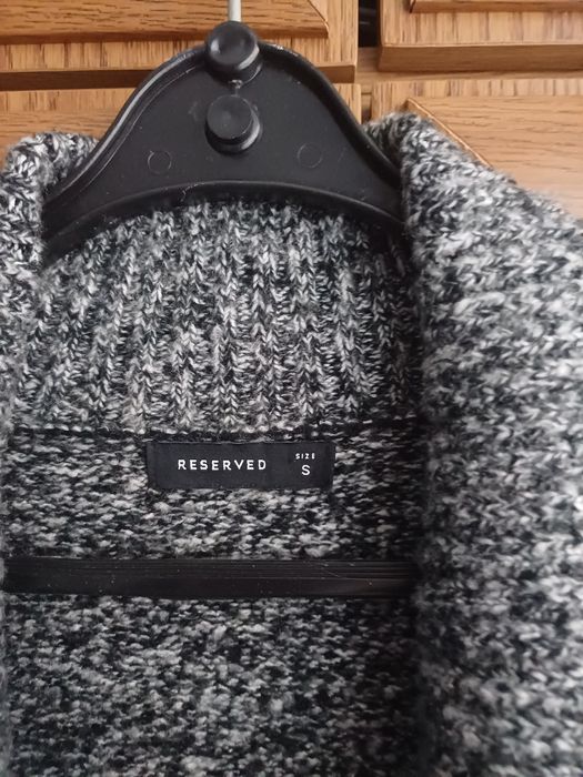 Damski sweter Reserved