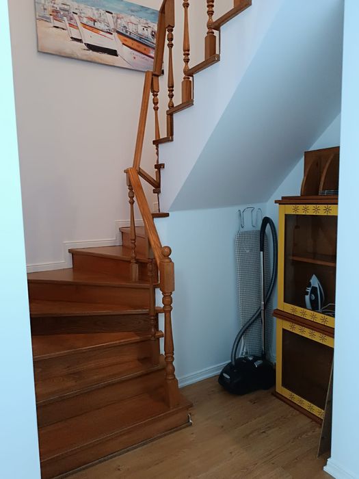 Duplex T1 em Sesimbra com vista mar.