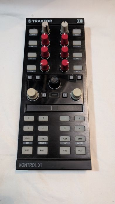 Traktor X1 Controller64284655368067120