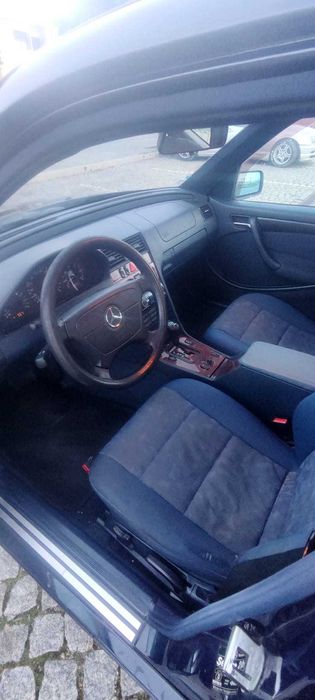 Vendo Mercedes C220 caixa automática