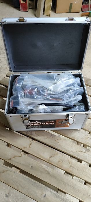 Máquina de Soldar Inverter CEVIK EVOLUTION 140 A - Nova!