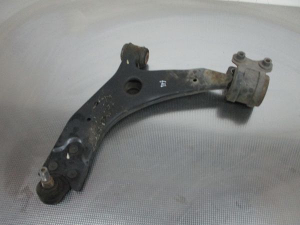 Braço de suspensão frente esquerdo FORD Focus II (DA_)