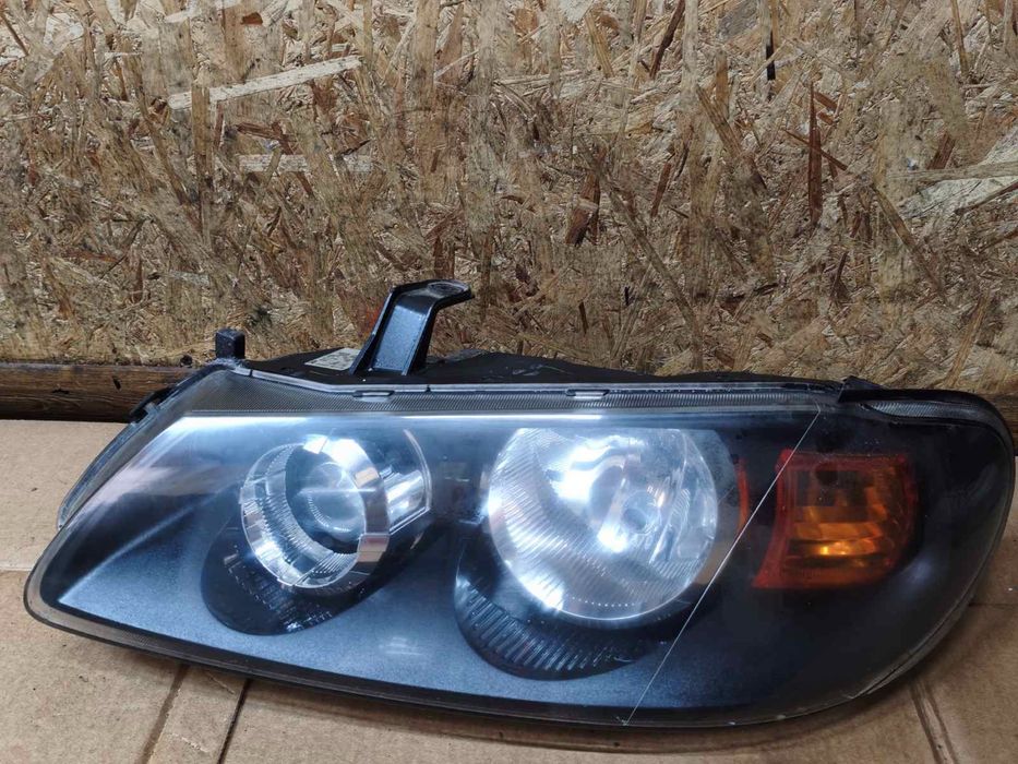 Передня ліва фара Nissan Almera N16 Нісан Альмера Н16 2002—2006