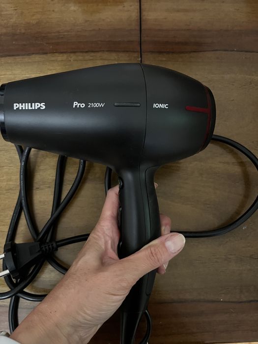 В продаже Фен Philips
