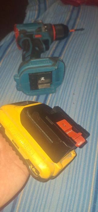 Перехідник Dewalt  на  Makita