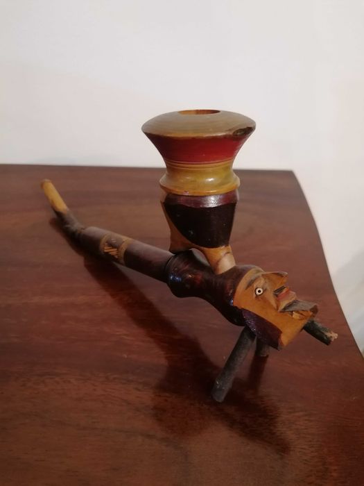 Cachimbo africano de madeira