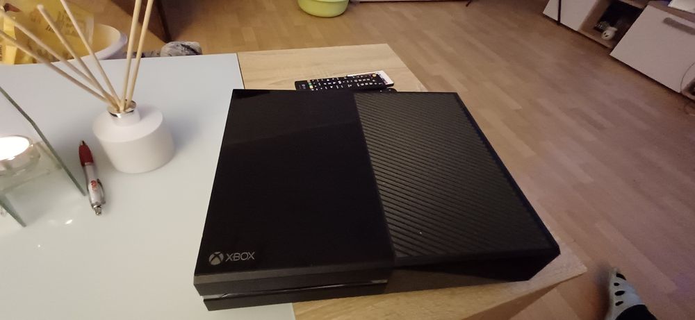 Xbox one zestaw z kinektem i grami