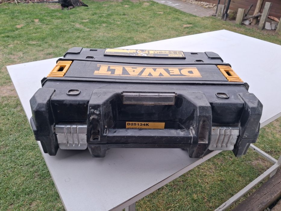 Walizka na wiertarkę Dewalt