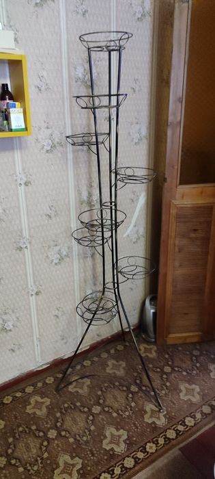 Продам подставка для цветов