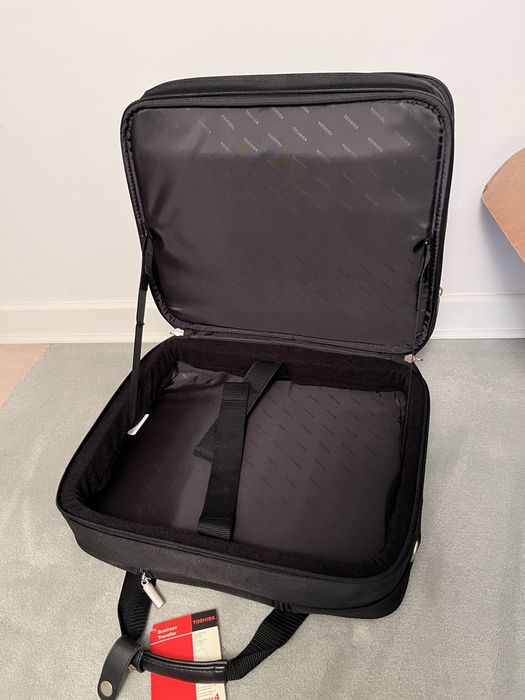 Torba podrozna na laptopa pilotka Toshiba business traveler nowa