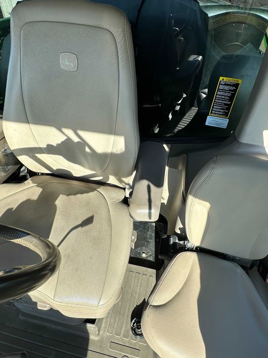 Самохідний оприскувач John Deere R4045