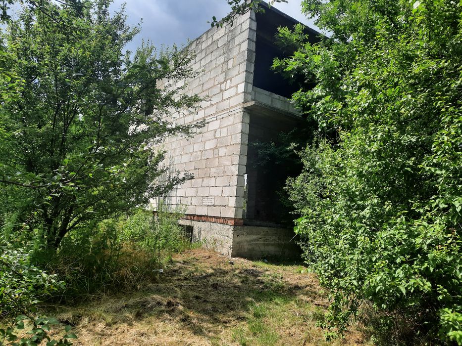 Dom w stanie surowym | 40 m linii brzegowej rzeki | 27 arów | Łukomie