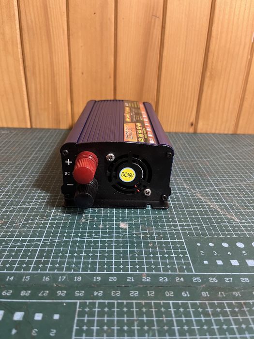 Інвертор 36 220V 1700 W Міандр несправний