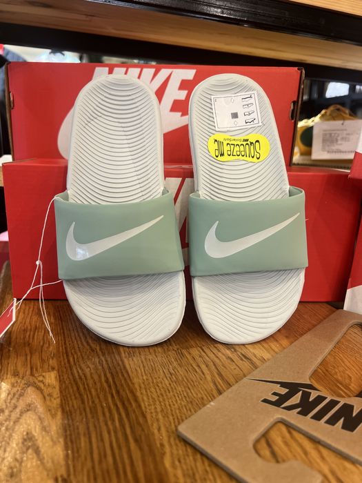 Підліткові шльопанці Nike kawa slide (gs/ps) (FJ8812-001)