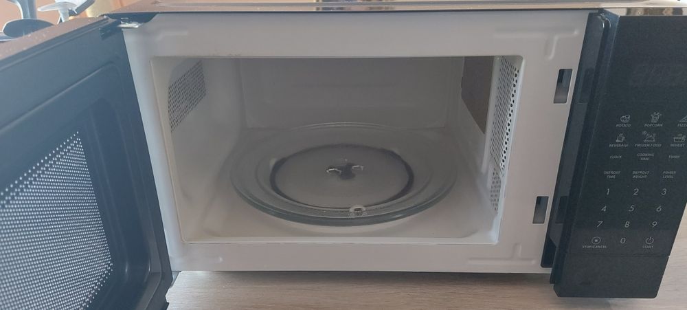 Kuchenka mikrofalowa esperanza