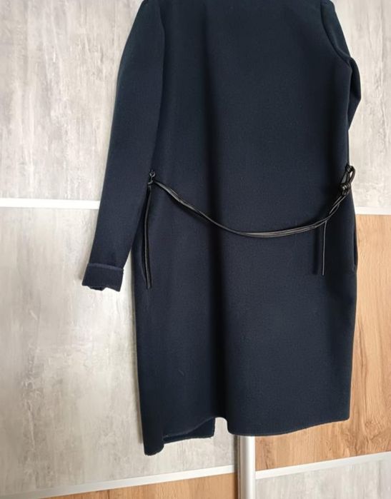 Пальто темно-синє