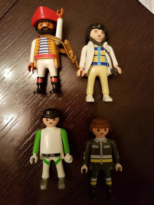 Wysyłka 1zl *** 4x playmobile ludziki cena za całość