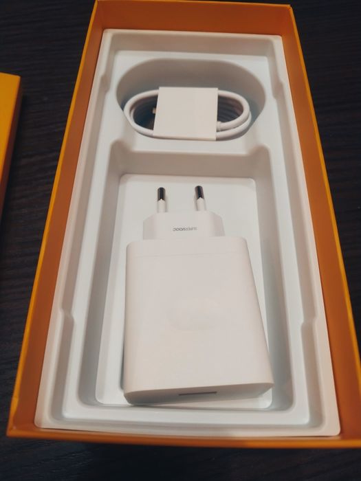 Продаю новый телефон Realme 13 5g 12/256