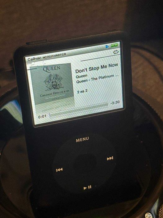 Apple Ipod (A1238) 80gb + Док-станция JBL On Stage III