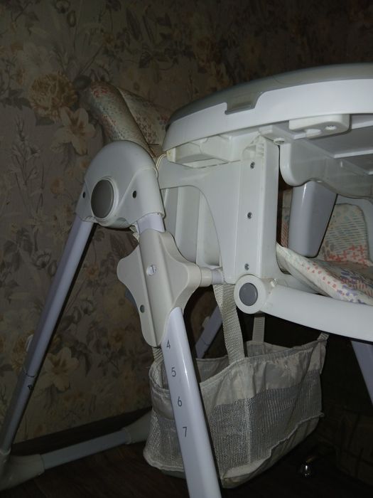 Стільчик для годування