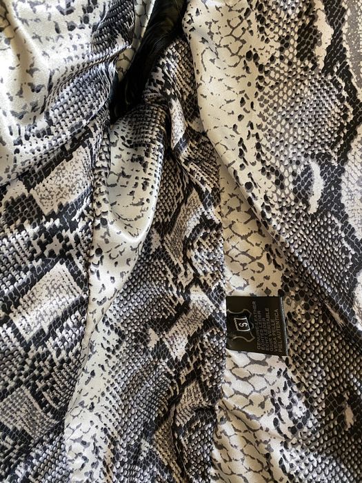 Куртка жилетка   из Чернобурки , состояние новой. Торг!